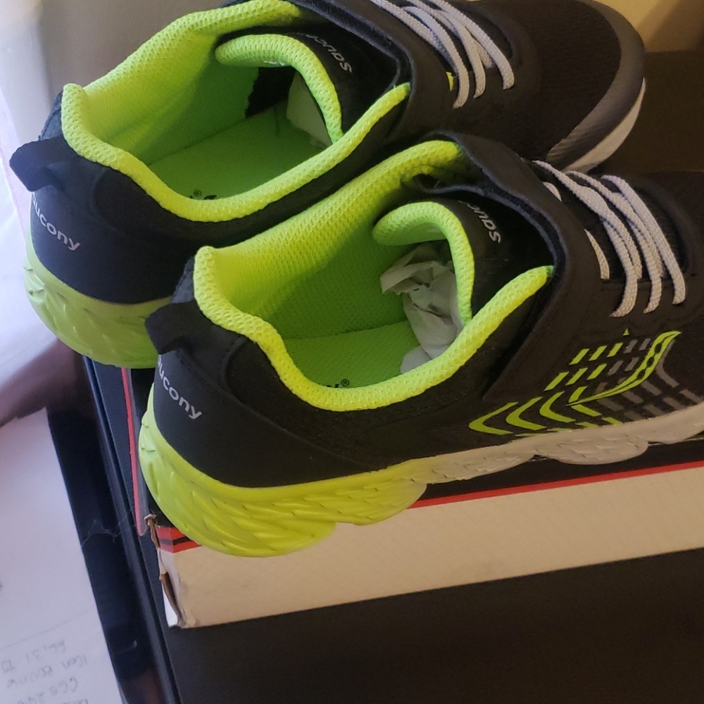 Shoe - Picture 4 of 4